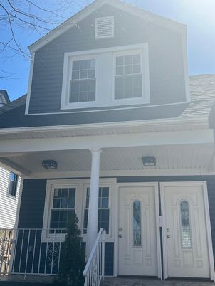 Exterior, Facade, Queen Anne Victorian