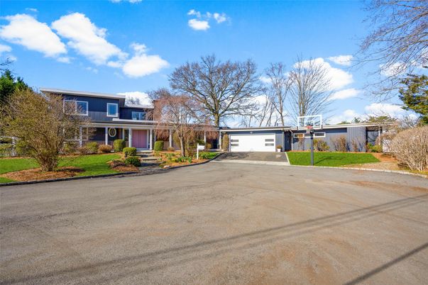Attached, Exterior, Facade, Raised Ranch