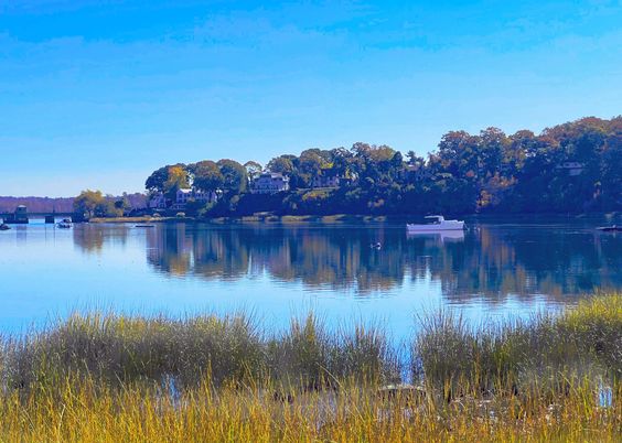 Exterior, Lake