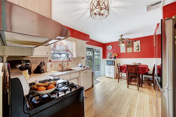 Chandelier, Dining room, Interior, Kitchen, Wood Texture Flooring