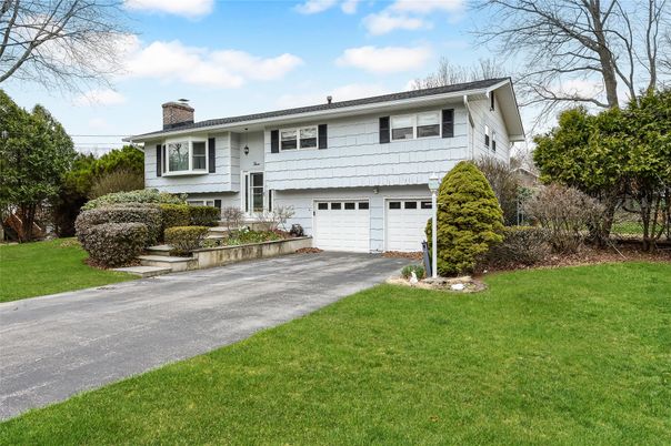Attached, Exterior, Facade, Raised Ranch