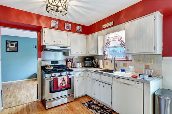 Interior, Kitchen, Stainless Steel Appliances, Wood Texture Flooring