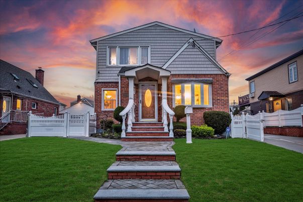 Exterior, Facade, Brick Facade, Split Level