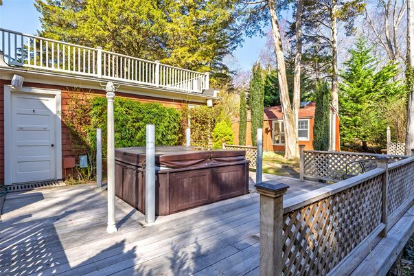Exterior, Hot Tub