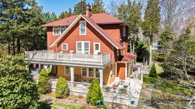 Exterior, Facade, Queen Anne Victorian