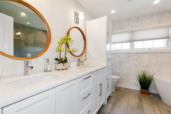 Bathroom, Dual Sink Vanities, Free Standing Baths, Glass Shower, Interior, Recessed Lighting