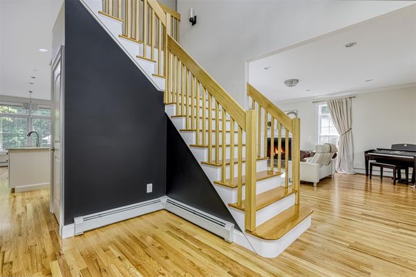 Interior, Piano, Recessed Lighting, Wood Texture Flooring