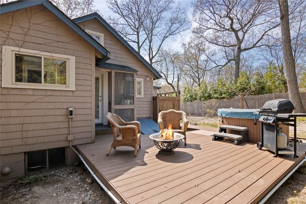 Exterior, Hot Tub
