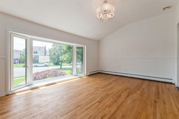 Chandelier, Empty room, Interior, Wood Texture Flooring