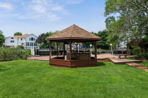 Backyard, Exterior, Hot Tub