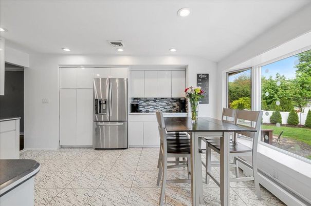 Dining room, Interior, Kitchen, Marble, Recessed Lighting, Stainless Steel Appliances