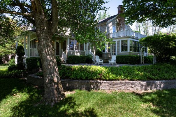 Backyard, Exterior, Facade, Queen Anne Victorian