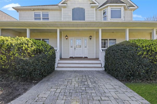 Exterior, Facade, Queen Anne Victorian