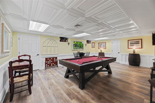 Billiard Table, Game Room, Interior, Wood Texture Flooring