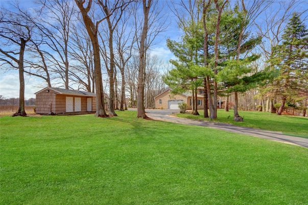 Backyard, Detached Garage, Exterior