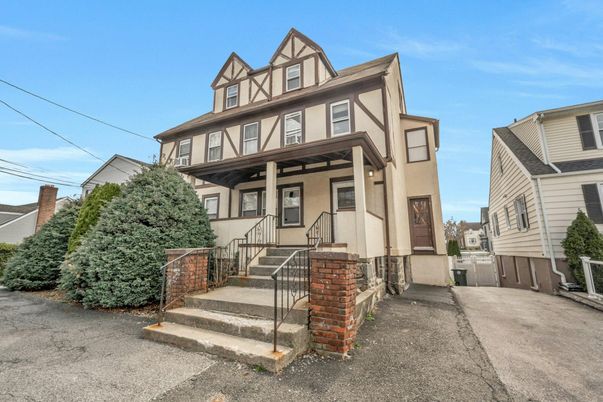 Exterior, Facade, Tudor Revival