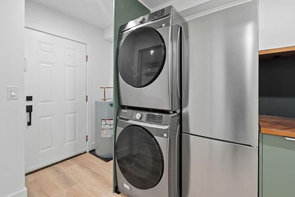 Interior, Utility Closets, Washer, Wood Texture Flooring