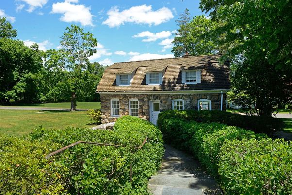 Exterior, Facade, Cape Cod