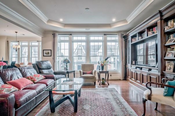 Chandelier, Dining room, Interior, Living room, Recessed Lighting, Wood Texture Flooring