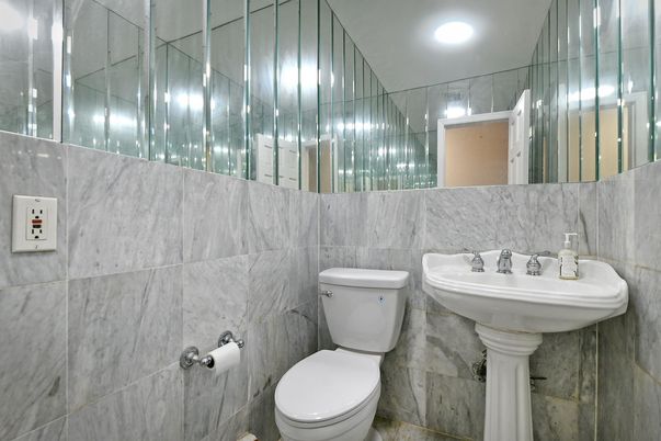 Bathroom, Interior, Recessed Lighting