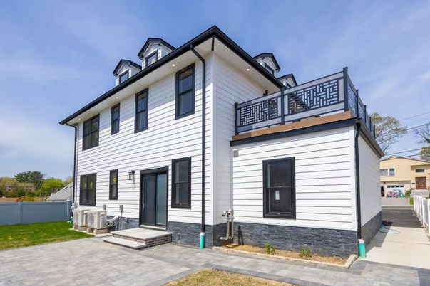 Exterior, Facade, Farmhouse