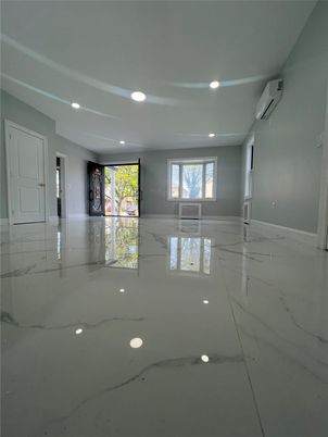 Empty room, Interior, Marble, Recessed Lighting