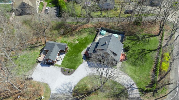 Exterior, Drone