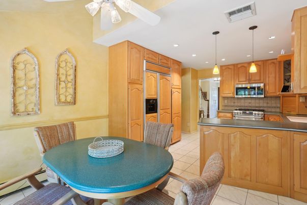Dining room, Interior, Kitchen, Pendant Lights, Recessed Lighting, Stainless Steel Appliances