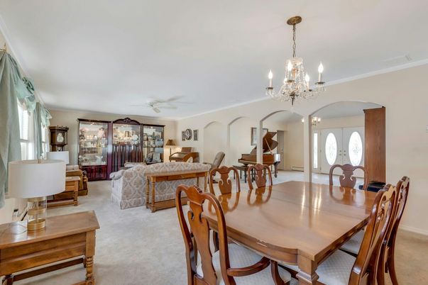 Chandelier, Dining room, Interior, Living room