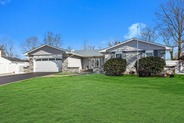 Attached, Exterior, Facade, Ranch