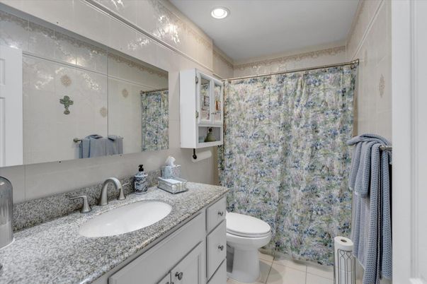Bathroom, Interior, Recessed Lighting