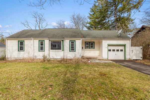Attached, Exterior, Facade, Cape Cod