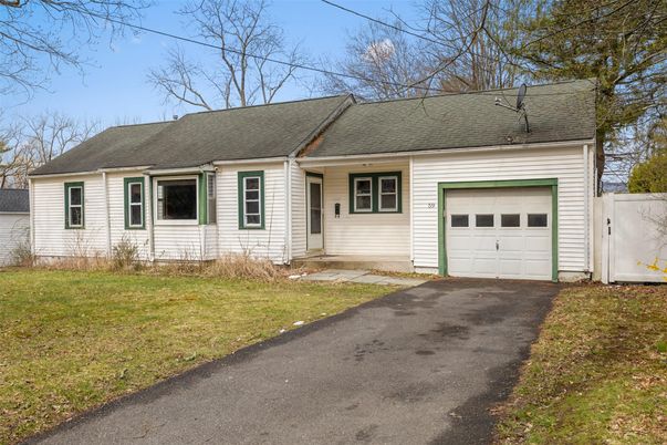 Attached, Exterior, Facade, Cape Cod