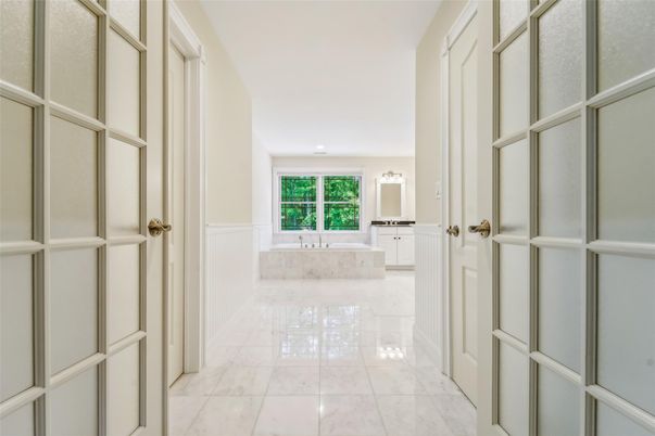 Bathroom, Interior, Marble, Recessed Lighting