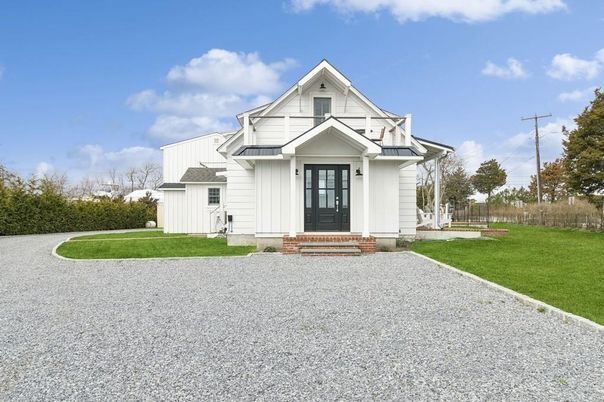 Exterior, Facade, Farmhouse