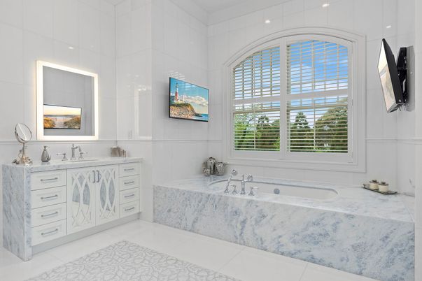 Bathroom, Interior, Recessed Lighting