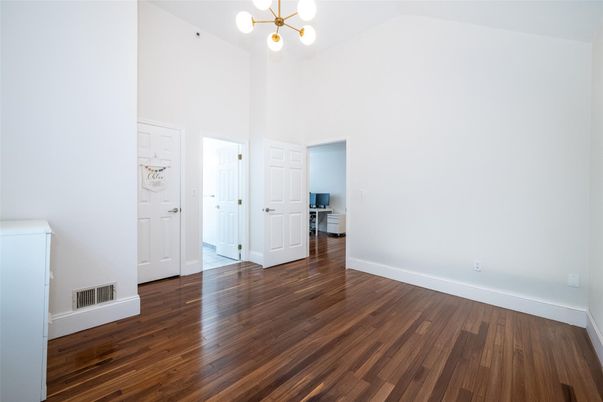 Empty room, Interior, Pendant Lights, Wood Texture Flooring