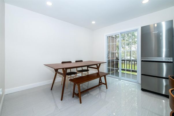 Dining room, Interior, Recessed Lighting, Stainless Steel Appliances