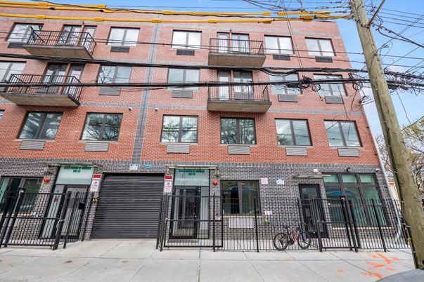 Exterior, Facade, Brick Facade, Rowhouse