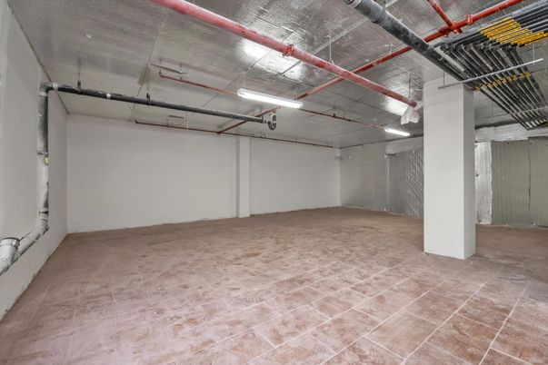 Garage, Interior
