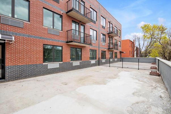 Exterior, Facade, Brick Facade, Rowhouse