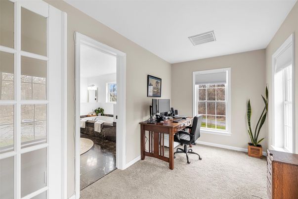 Home Office, Interior