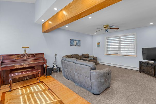 Interior, Piano, Recessed Lighting, Wood Texture Flooring