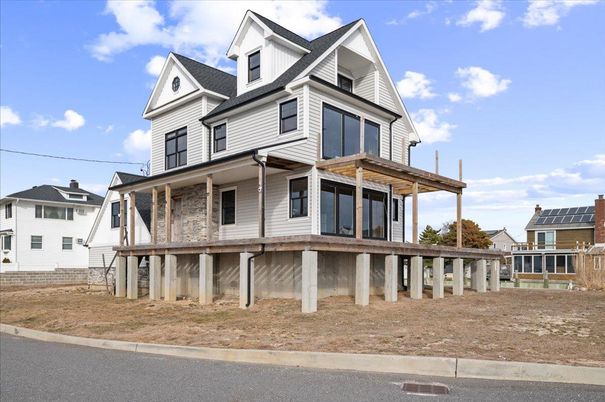 Exterior, Facade, Farmhouse