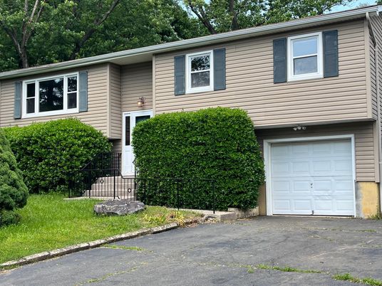Attached, Exterior, Facade, Raised Ranch