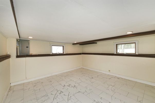 Empty room, Interior, Marble, Recessed Lighting