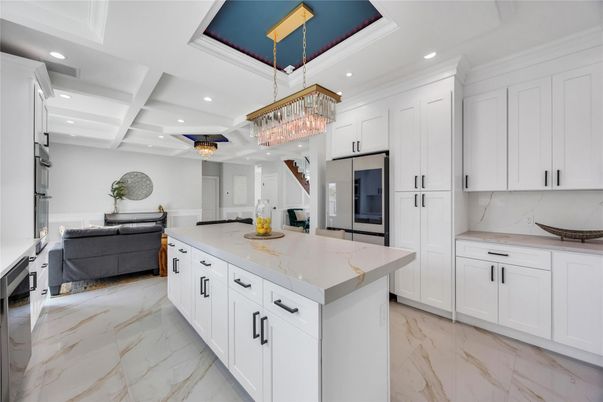 Chandelier, Interior, Kitchen, Marble, Marble Walls, Recessed Lighting