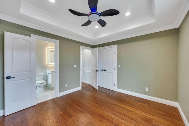 Bathroom, Interior, Recessed Lighting, Wood Texture Flooring