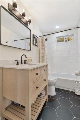 Bathroom, Interior, Recessed Lighting