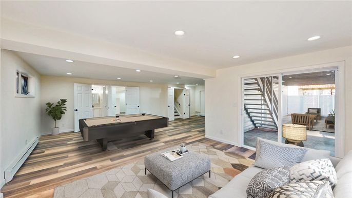 Billiard Table, Game Room, Interior, Living room, Recessed Lighting, Wood Texture Flooring